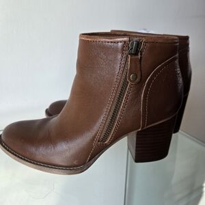 Sofft Wesley Bootie sz 6.5